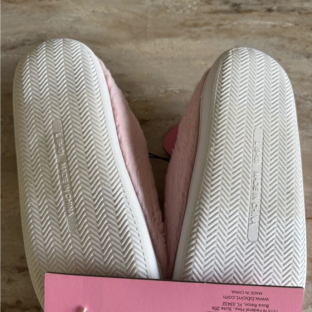 Hello Kitty Pink Slippers - Picture 3 of 3